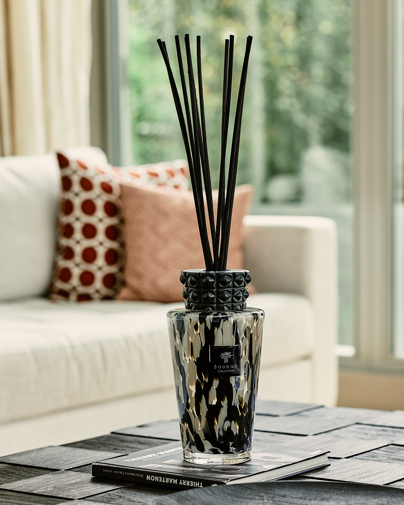 TOTEM PEARLS BLACK